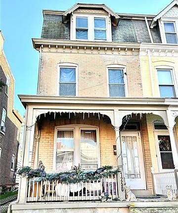 3rd image of 1250 W Gordon St