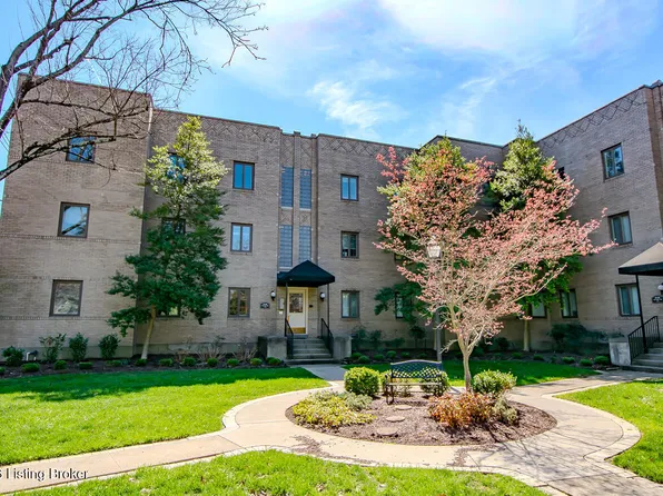 2126 Village Dr APT 12, Louisville, KY 40205
