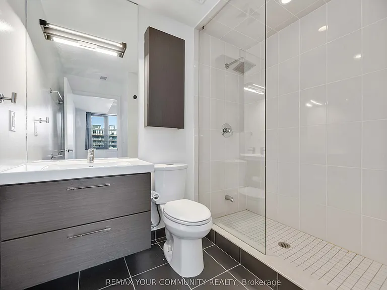 400 Wellington St W #1003 — Photo 19