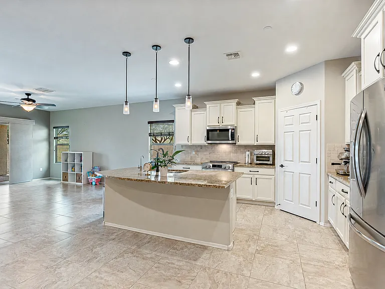 8134 N Circulo El Palmito — Photo 9