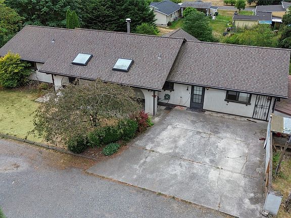 5th image of 5602 34th Avenue E