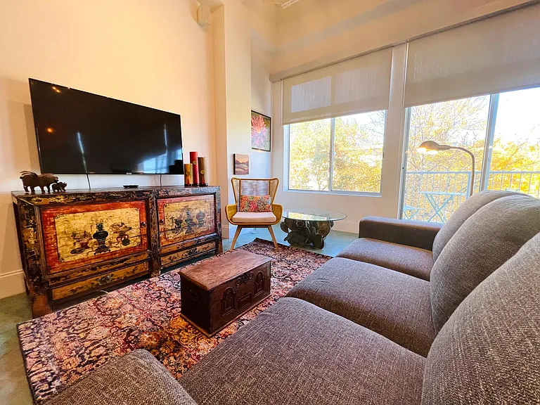 2401 E 6th St #6 — Photo 13