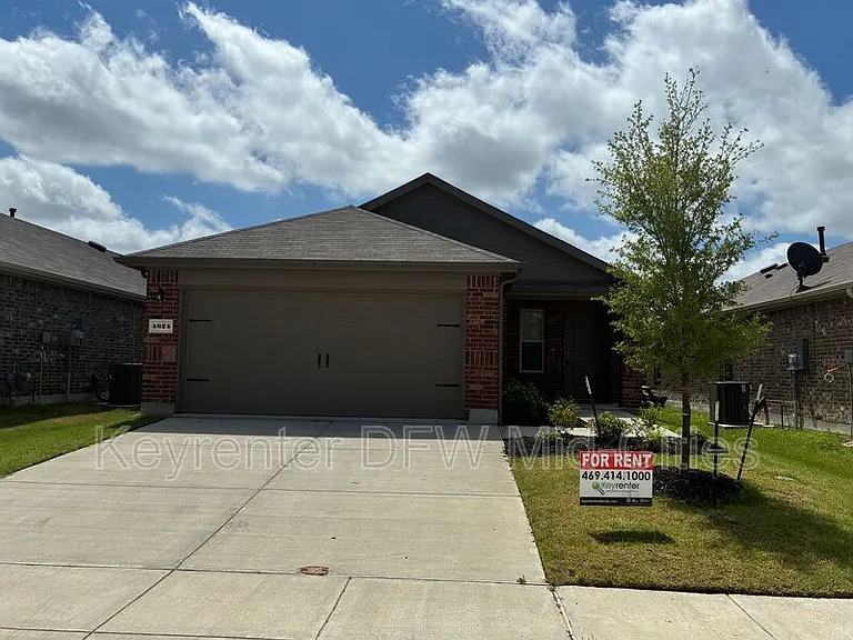 4624 Verdin St — Photo 1