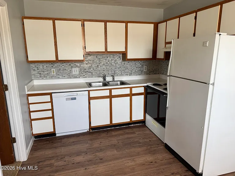 3320 Bridges St #1 — Photo 7