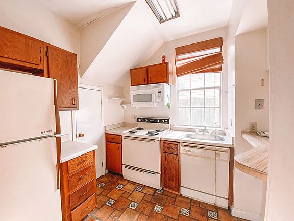 3rd image of 4600 Laurel St APT 6