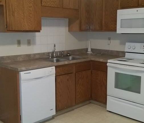 4th image of 5920 Lantana Ave