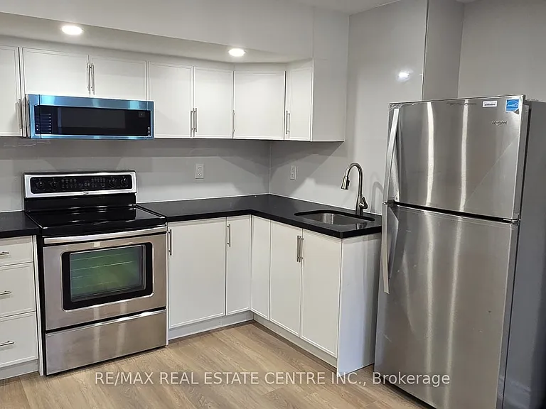1 Nairn Cir #389 — Photo 5