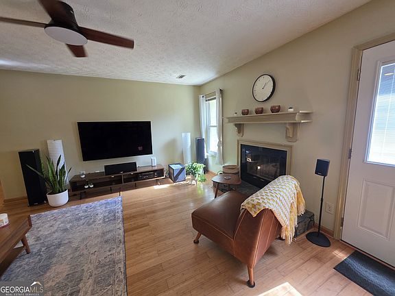 4th image of 520 Cornwallis Way
