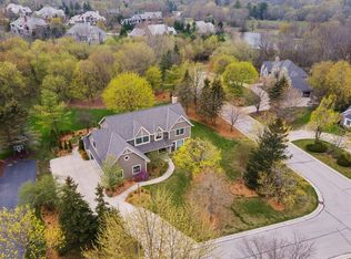 11747 N River Ridge Dr, Mequon, WI 53092