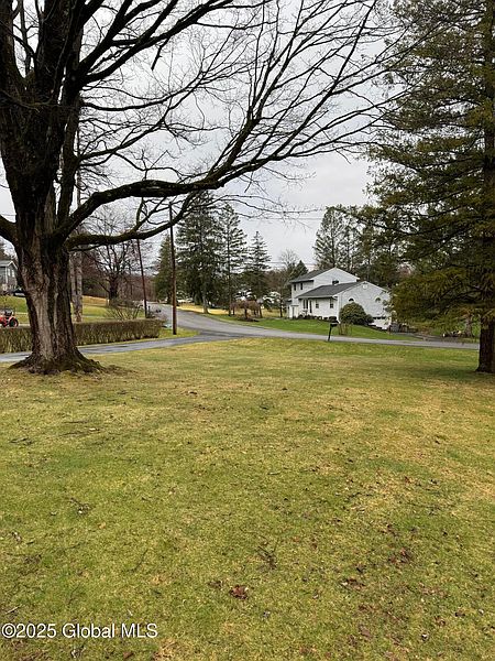 2nd image of 6 Simmons Road