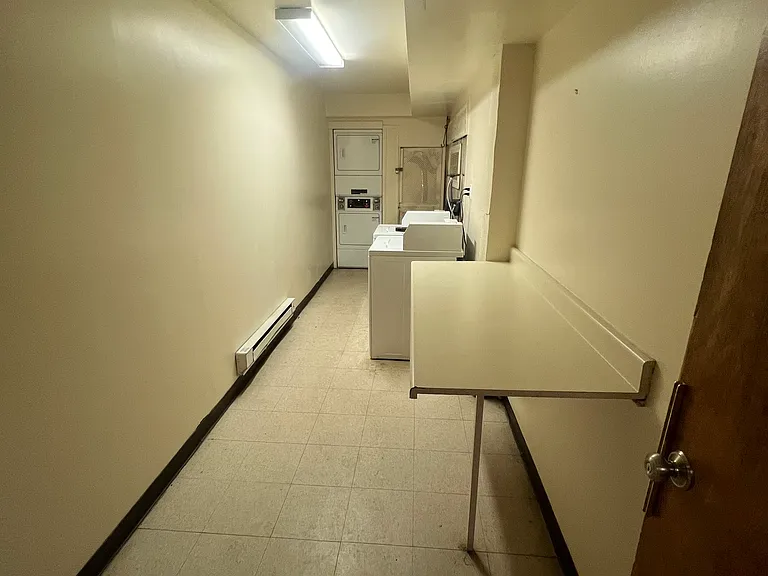2025 N Lincoln St #102 — Photo 8