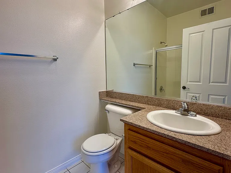 5716 Whitsett Ave — Photo 16
