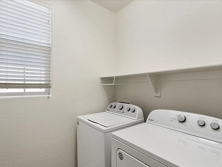 1415 Starling St — Photo 7