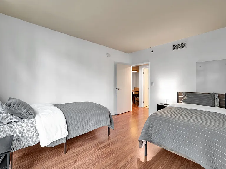 425 W Beech St #308 — Photo 13