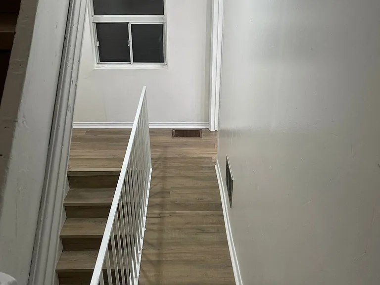 700 Brock Ave — Photo 3