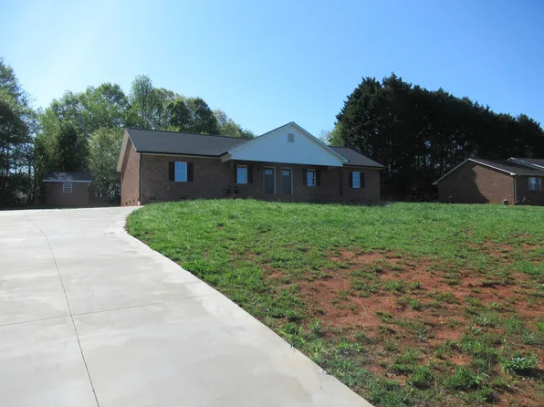 174 Glen Gar Dr, Lincolnton, NC 28092