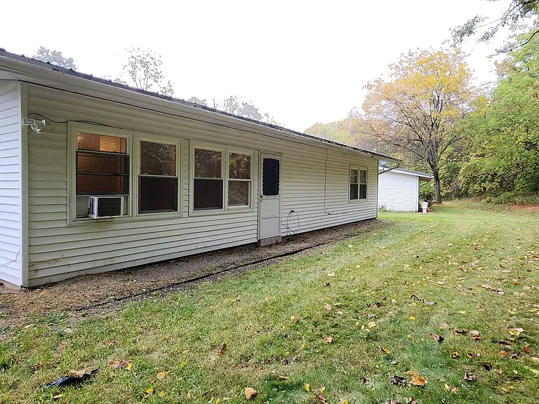 209 Woods Edge Ln — Photo 6