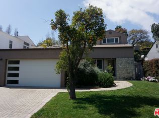 221 N Bowling Green Way, Los Angeles, CA 90049
