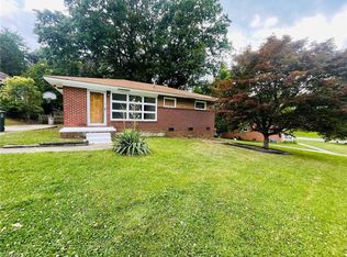 2102 Emerywood Rd, Greensboro, NC 27403
