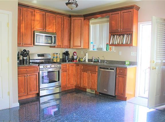 2nd image of 214 Jessamine Ave #1S