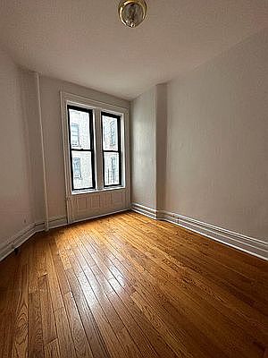4th image of 2224 Amsterdam Ave APT 44