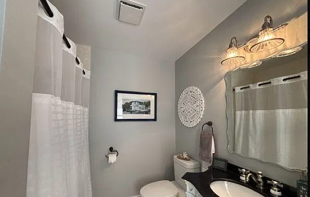 2 bed, $2,000 — Photo 4