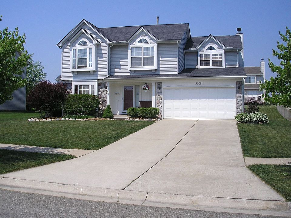 Great Curb Appeal!
