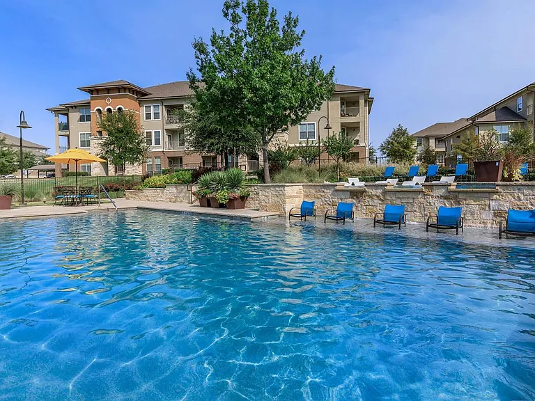 Vue Castle Hills — Photo 10