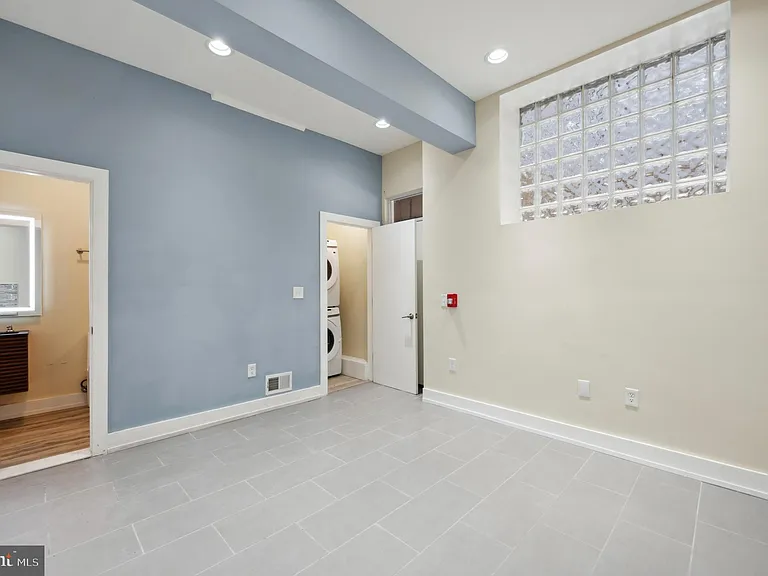 2024 E Fletcher St #26-1F — Photo 8