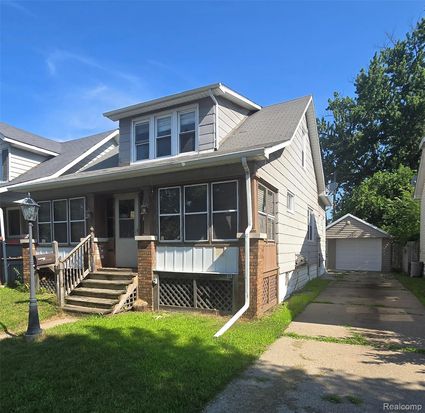 1619 White St, Port Huron, MI 48060