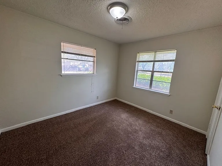 1503 Avondale Dr — Photo 13