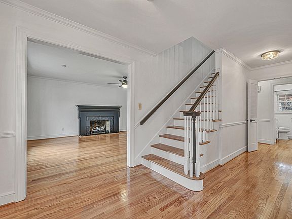 3rd image of 3725 Dogwood Ln SW