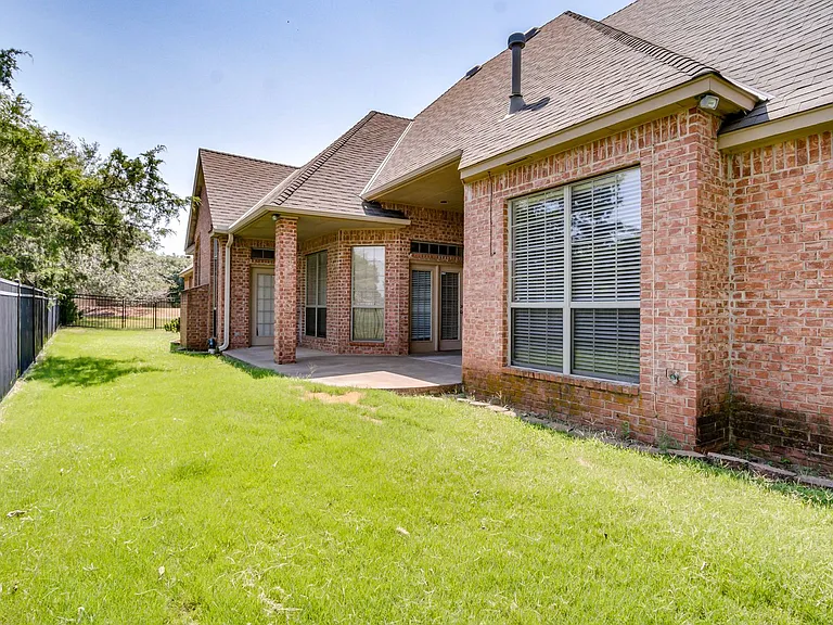 3341 Heritage Green Cir — Photo 61