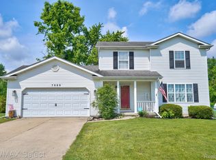 7060 Glen Oak Dr, Grand Blanc, MI 48439
