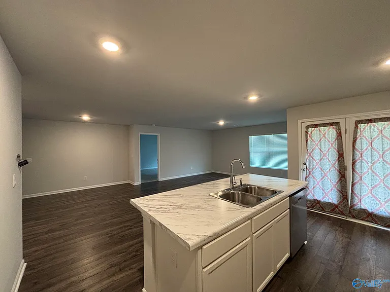 172 Tobin Ln — Photo 8