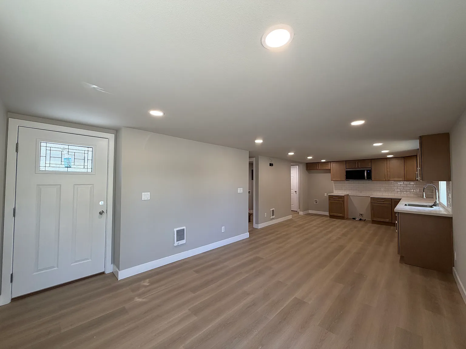 3 bed, 920 sqft, $2,900 — Photo 3