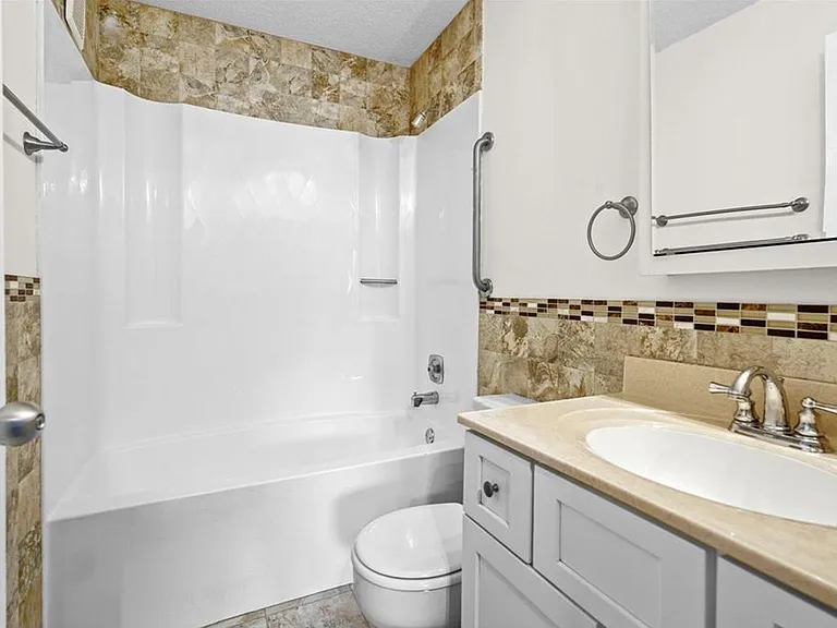 121 Washington Ave S #404 — Photo 21