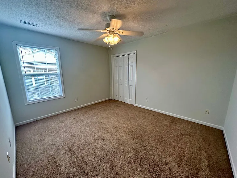 2290 Dartmouth Dr — Photo 8