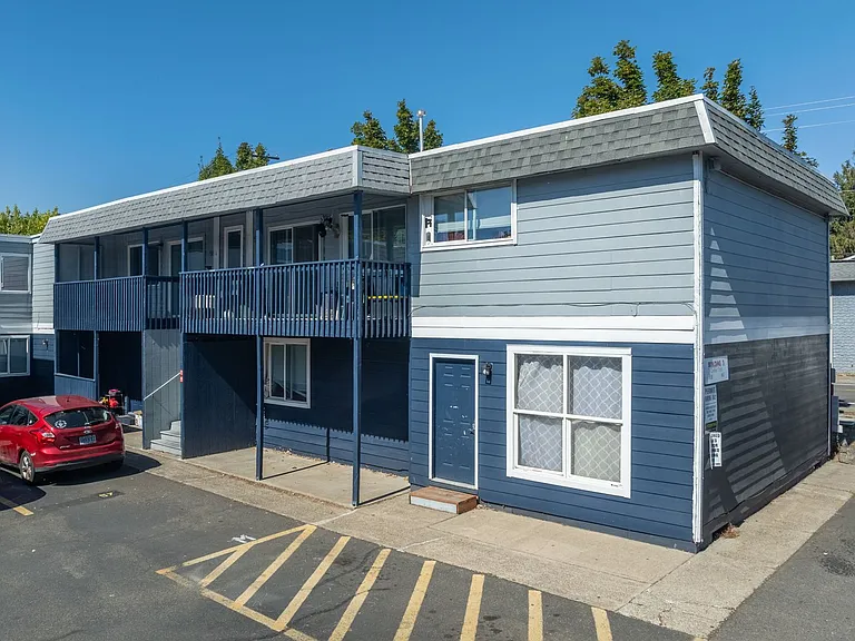 Willow Lake Apartments — Photo 41