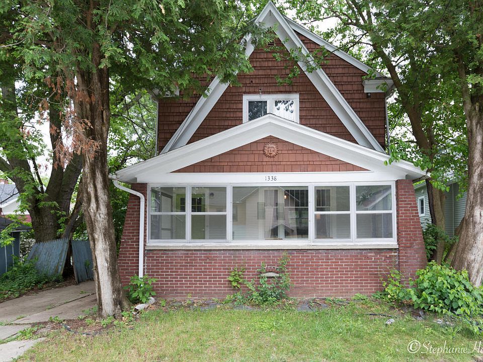 1st image of 1338 N Ave NE