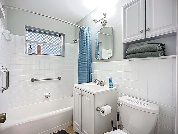 2nd image of 3604 Piper Pl