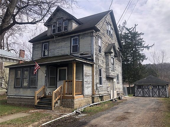 3rd image of 956 Main St