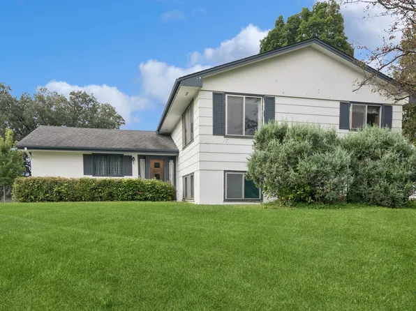 8611 Elm St, Rockford, MN 55373