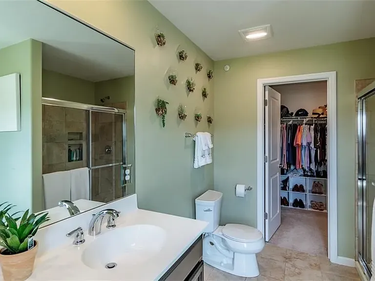 Master bath + walkin closet