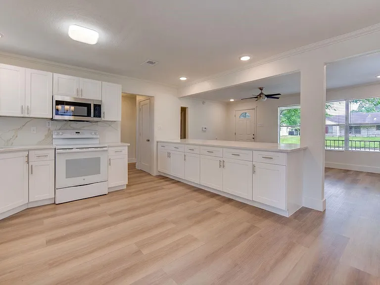 4735 Marietta Ln — Photo 8