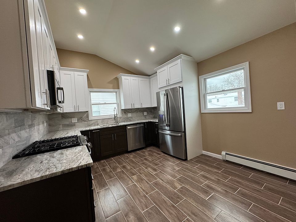 1st image of 158 Penn Ave #2