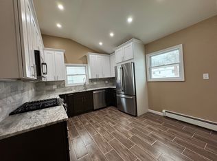 158 Penn Ave #2, Staten Island, NY 10306