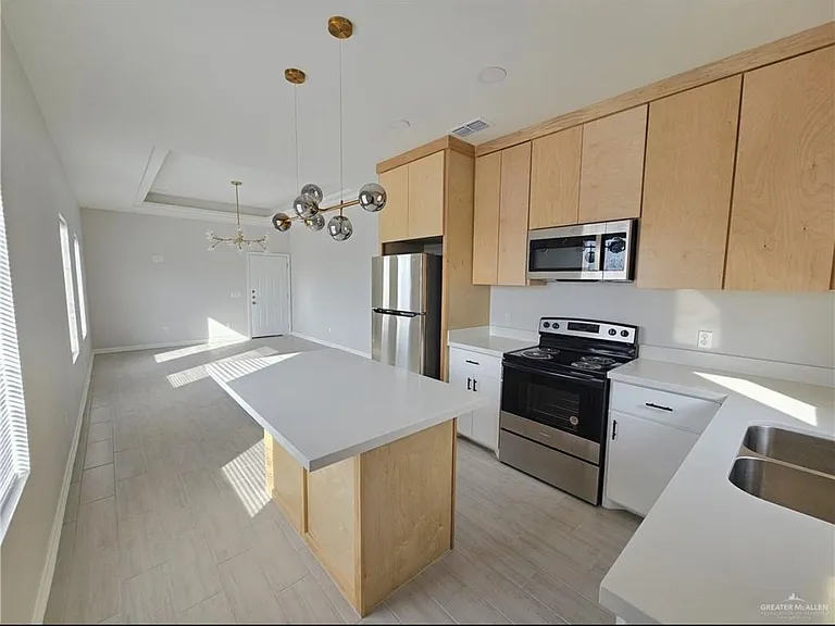 1019 N Woodson Ave #4 — Photo 6