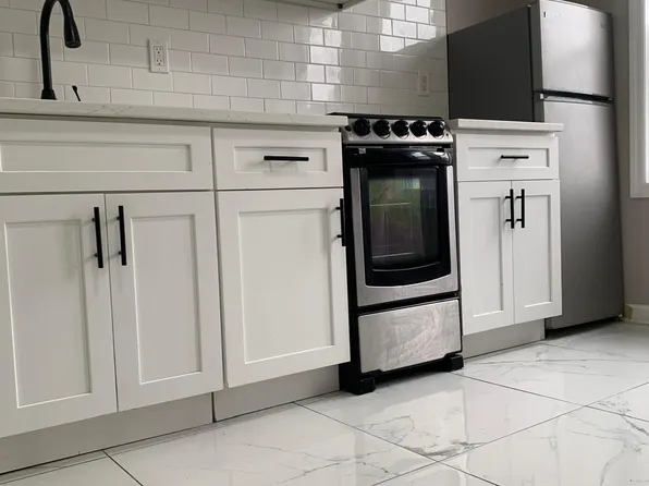 528 Norwood St #3, East Orange, NJ 07018