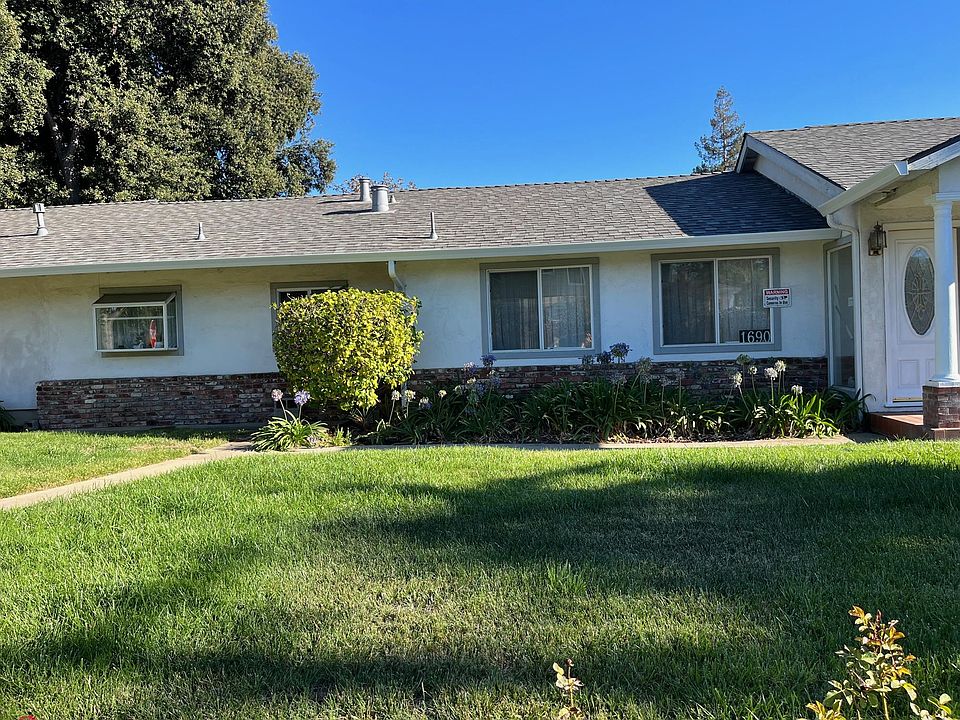 1st image of 1690 Holt Ave